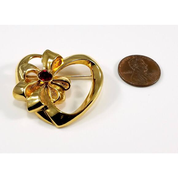Vintage Avon Brooch Pin, Heart Shaped, Red Rhinestone, January Birthstone - Picture 7 of 10